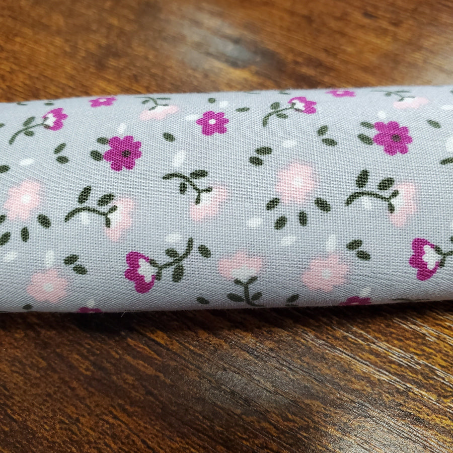FRENCH FAT QUARTER: Small Daisies