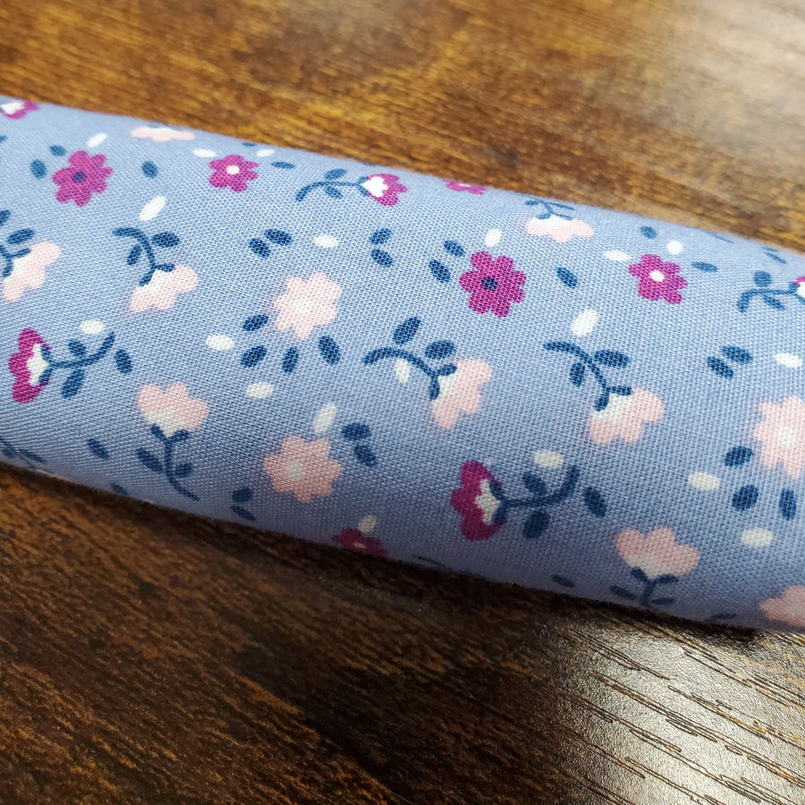 FRENCH FAT QUARTER: Small Daisies