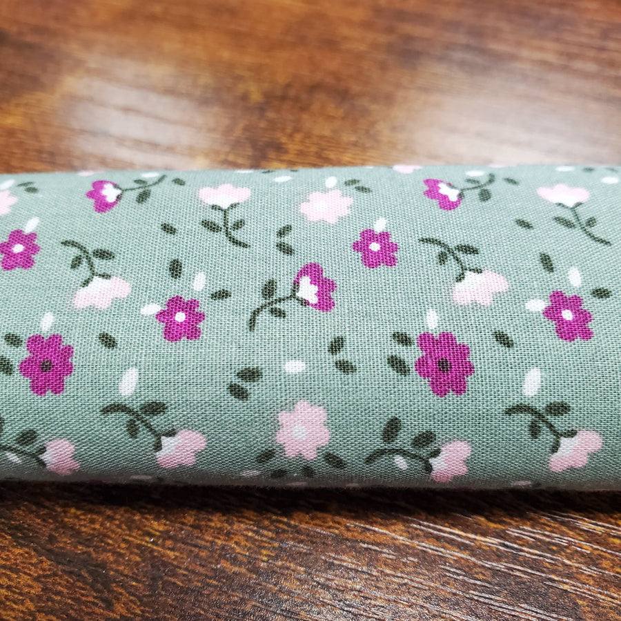 FRENCH FAT QUARTER: Small Daisies