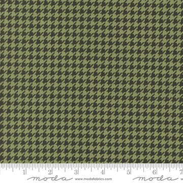 HOME SWEET HAUNT: Hounds Tooth-Moss (1/4 Yard)