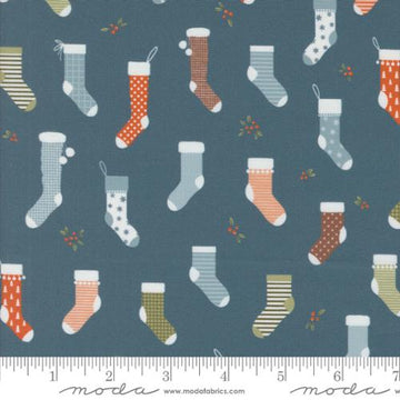 PURRFECT CHRISTMAS: Christmas Stockings-Juniper (1/4 Yard)