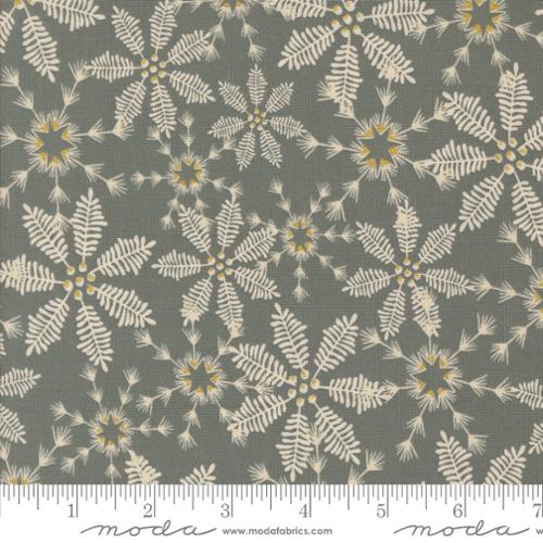 OLD WORLD YULETIDE: Snowy Lace-Fog (1/4 Yard)