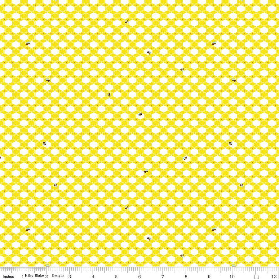 100 AKER WOODS: Honey Hex-Yellow (1/4 Yard)
