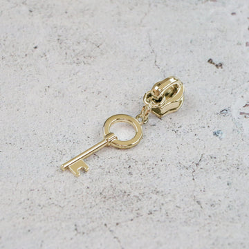 Sallie Tomato: Key Zipper Pull-Gold