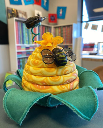 Bee Hive Pincushion: Online Tutorial