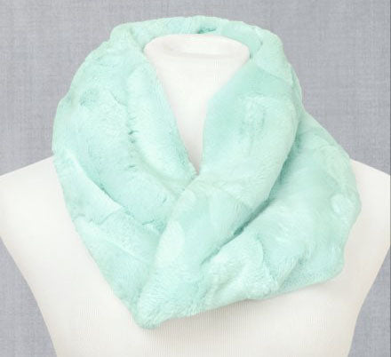 Fur (or Gauze) Infinity Scarf: ONLINE TUTORIAL