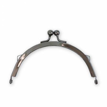 Sallie Tomato: Purse Frame 4